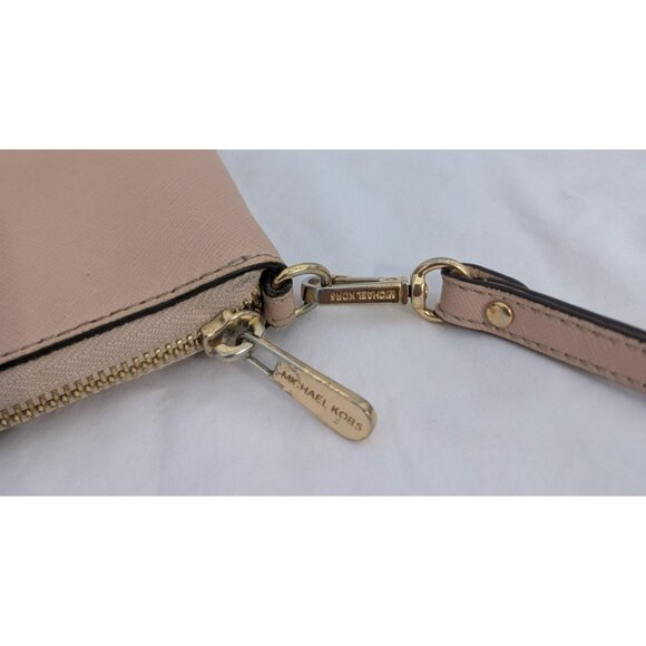 Michael Kors Saffiano Leather Large Smartphone Wristlet Wallet - Picture 9 of 12